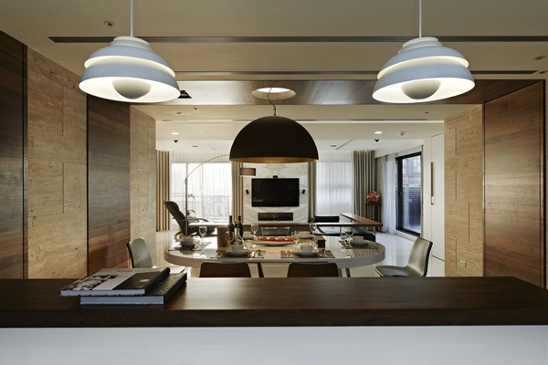 位於新北市新店的精華地帶，近百坪的樓中樓空間，是屋